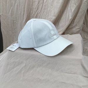 Lululemon Baller Hat Unisex One Size White Sweat Wicking Quick Drying Soft‎ Logo